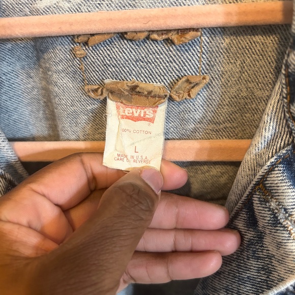 Vintage Levi’s Denim Jacket 1997 - Picture 6 of 8